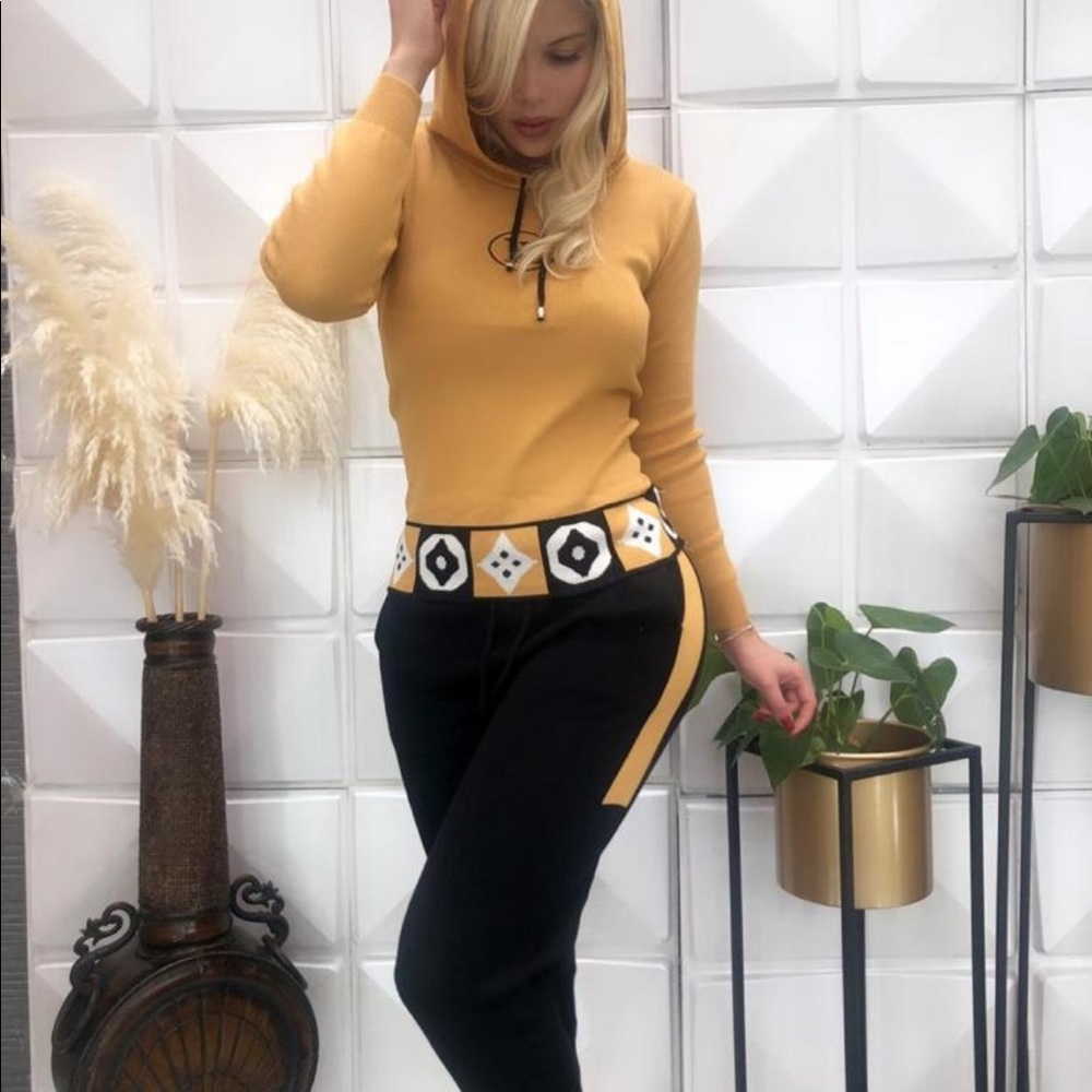 Beautiful Outfit 2 Pieces Set Size SML